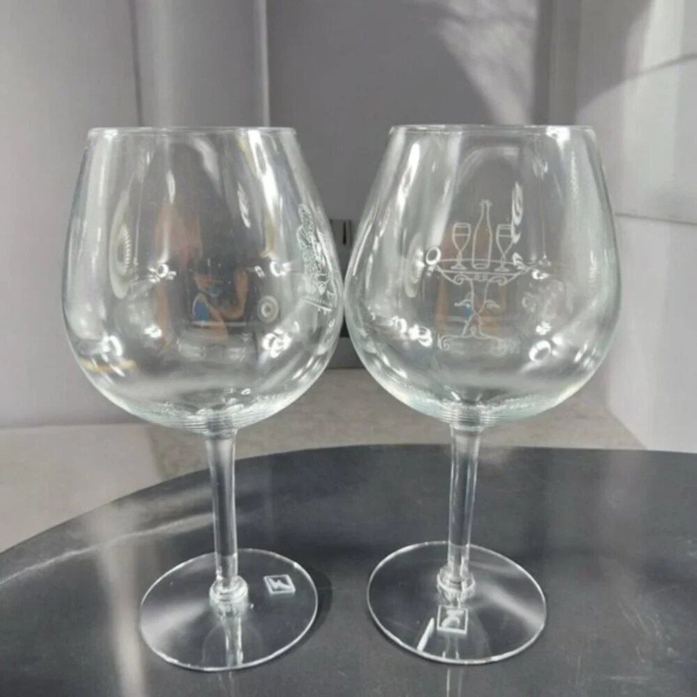 Robert Neubecker Flemings Signature Clear‎ Wine Glasses Cup Etched Barware Set 2